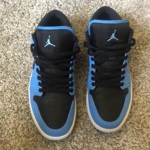 Jordan 1 Low University black/blue